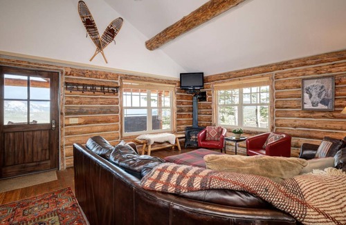 Big Sky Cabin | Cabin ∙ 2 bedrooms ∙ 6 guests