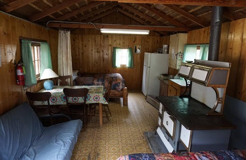 Bellvue Cabin | Cabin 3 at Sportsman’s Lodge, Rustic Cabin 3 at Sportsman's Lodge