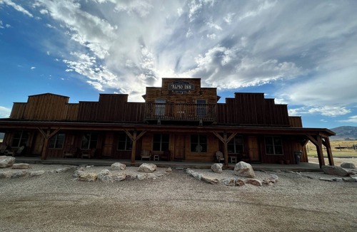 Almo Cabin | Cabin 3 at the Almo Inn, Close to City of Rocks National Park and Castle Rock