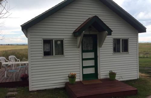 Ashton Cottage | Cabin 3 at The Jolley Camper and Cottage Rental