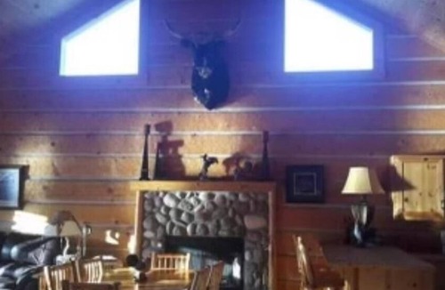 Thermopolis Cabin | Cabin 3 .
