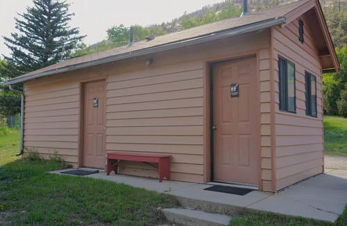 Bellvue Cabin | Cabin 4 at Sportsman’s Lodge, Rustic Cabin 4 at Sportsman's Lodge