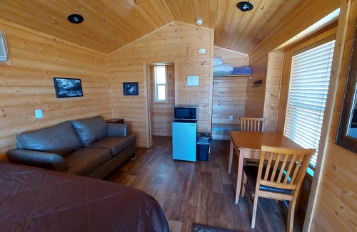 Escalante Cabin | Cabin 5 - Deluxe Cabin with Half Bath