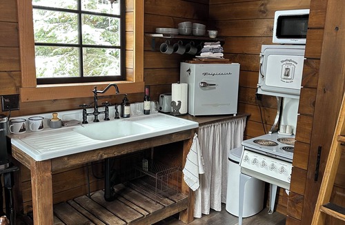 Sandpoint Cabin | Cabin in the Meadow