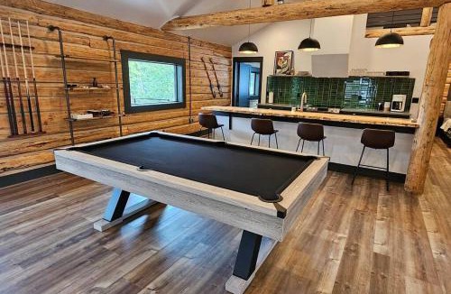 Whitefish House | Cabin on 15 acres with Mtn view, firepit, Starlink