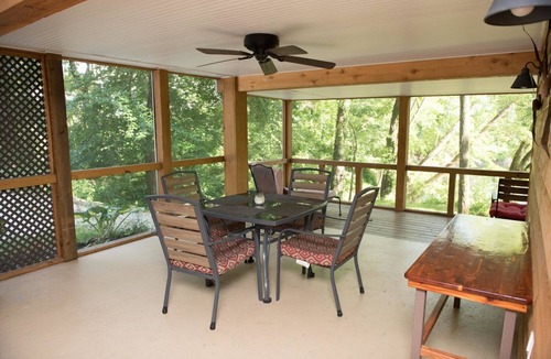 Farmers Cabin | Cabin & Screened Porch with Scenic Views on Triplett Creek – Near Cave Run Lake!