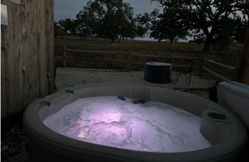 Hye Cabin | Cabin w modern upgrades next to the BEST wine, stars, peace, hot tub, relax