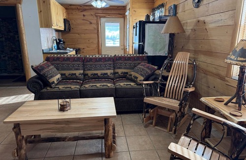 Dubois Cabin | Cabin with a View * Yellowstone/National Forest