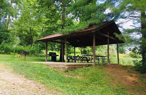 Logan Cabin | Cabin with Fishing Pond in the Hocking Hills