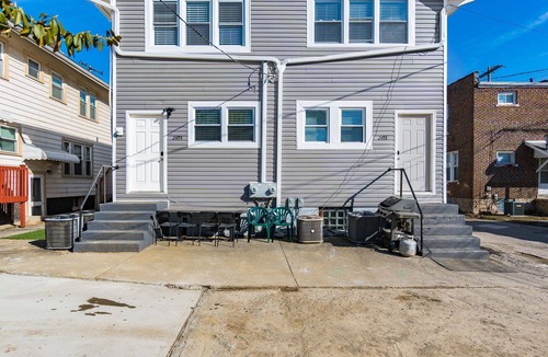 Old North Columbus House | ★ Caesar’s Palace ★ Old North Duplex near OSU★