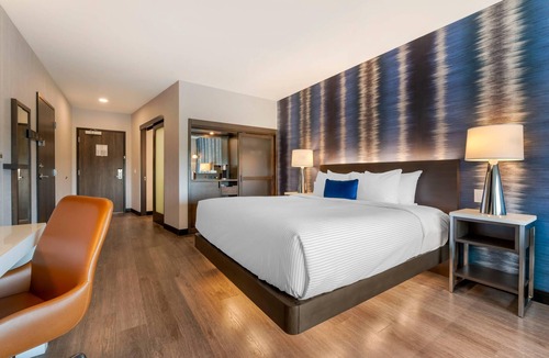 Downtown Detroit Hotel | Cambria Hotel Detroit Downtown