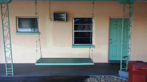 Georgia Terrace Hotel | Campbell Motel