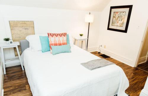 Ames Apartment | Campus Downtown WiFi Near Starbucks Superhosts