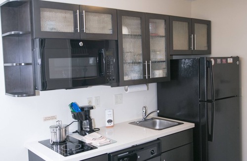 Fargo Hotel | Candlewood Suites Fargo-N. Dakota State University by IHG