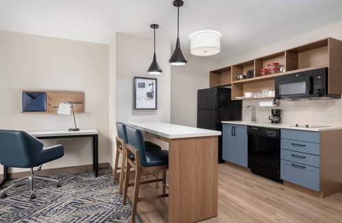 Mount Mourne Hotel | Candlewood Suites Mooresville/Lake Norman,NC by IHG