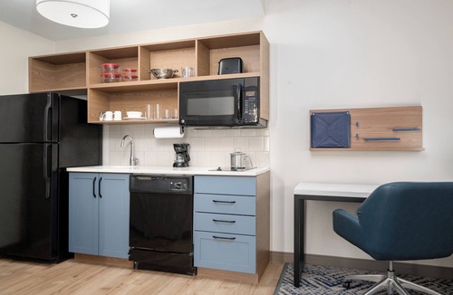 Mount Mourne Hotel | Candlewood Suites Mooresville/Lake Norman,NC by IHG