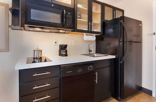 Rocky Mount Hotel | Candlewood Suites Rocky Mount by IHG