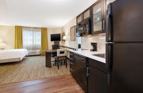 Strabane Hotel | Candlewood Suites Washington North by IHG