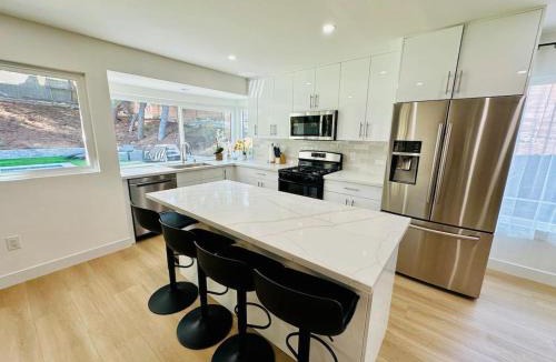 Canyon Country House | Canyon House, Pool, Yard, BBQ, 14mi to Six Flags