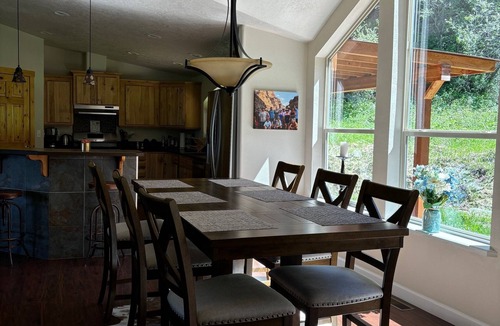 Livingston House | Canyon Mountain Getaway