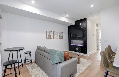 Southeast Apartment | Capitol Hill Suites - Unit 9
