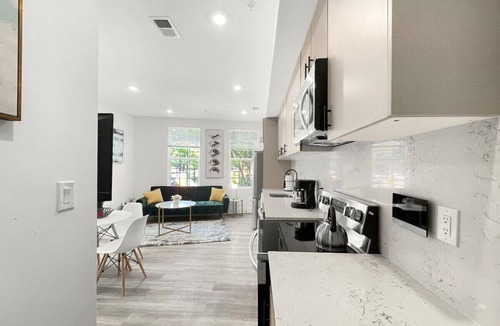 Kingman Park Bed & Breakfast | Capitol Hill Urban 2 BR Unit Near City Life