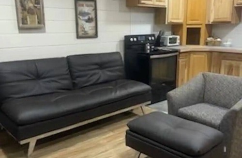 Bayview Boat Rental | Captain's Quarters
