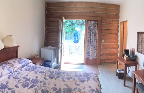 Clinton Hotel | Cariboo Lodge