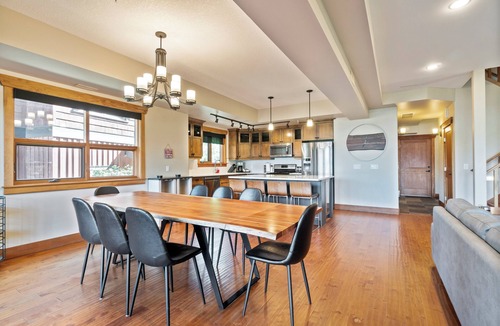 Blind Bay House | Carmel Beach Private Lodges - Unit #3. Lakefront 4 bedroom unit.