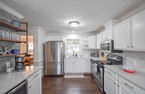 Olivia House | Carolina Lakes Family Home w/Pool, Kayaks & Dock!