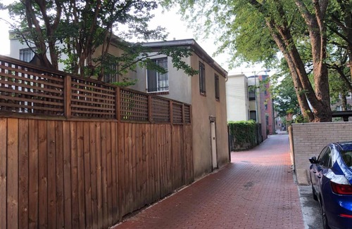 Dupont Circle Apartment | Carriage House Studio Apartment