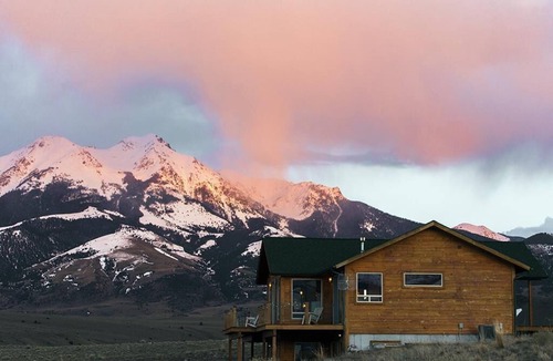 Pray House | Carsey K Ranch -4 Bedroom Home with Unparalleled Views Of The Paradise Valley