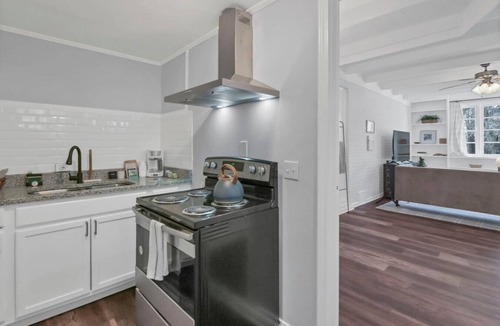 Forest Acres House | Carter Compound + Private Apt | Near Ft Jackson
