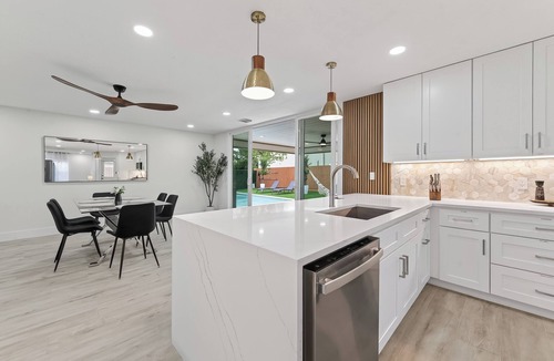 Houston House | Casa Esmeralda -Heated Pool, Luxury BBQ & Patio