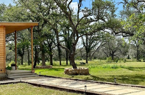 Stonewall House | Casa Serena on 26 Acres with Firepit