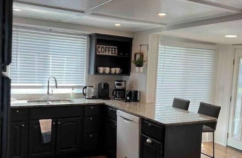 Harrison Township House | Castaways on the Lake - Fish & Boat - Waterfront