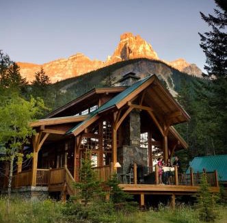 Field Cabin | Cathedral Mountain Lodge