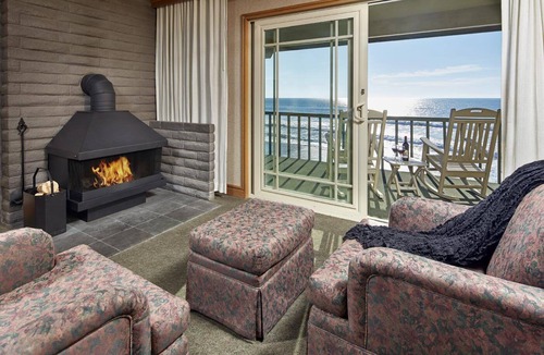 San Simeon Hotel | Cavalier Oceanfront Resort | Premium King Oceanfront | Highway 1
