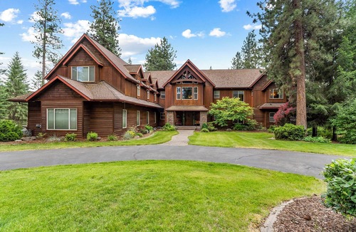 Post Falls House | CDAs Finest Secluded Waterfront Estate 7000 Sq ft 5 Forested Acres-Close to town