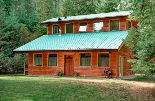 Blanchard House | Cedar Cabin Near Silverwood