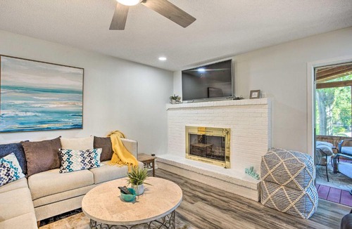 Gun Barrel City House | Cedar Creek Lake Home: Private Dock & Hot Tub