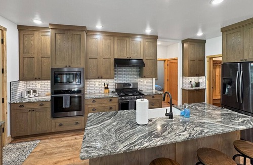 McCall Apartment | Cedar Creek .