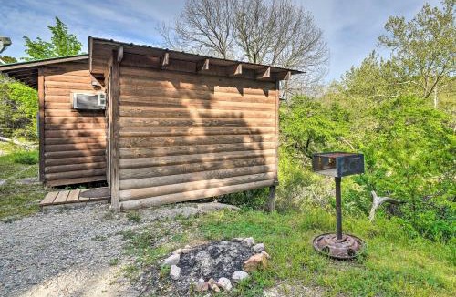 Davis House | Cedar Falls Cabin 5 half Mile to Turner Falls