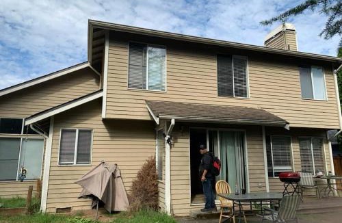 Renton House | Cedar River 1 BR in 4 BR HOUSE