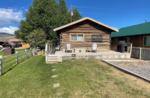 Melrose Cabin | Centennial Cabin -Beautiful Montana Mountain Views