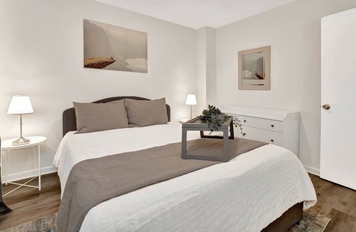 Ponderosa - Wingate Apartment | Center of it all near Airport, Uptown, VA Medical