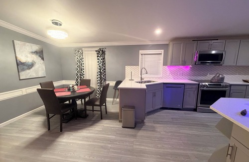 New Irving Park House | Central 2br/2bath full cozy house in safe neighborhood & plenty parking