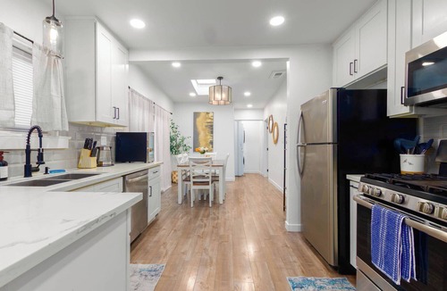 Stockton House | Central 3-bedroom House with a Yard and Free Parking, Near Downtown