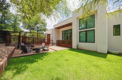 Austin House | central contemporary POOL and SPA