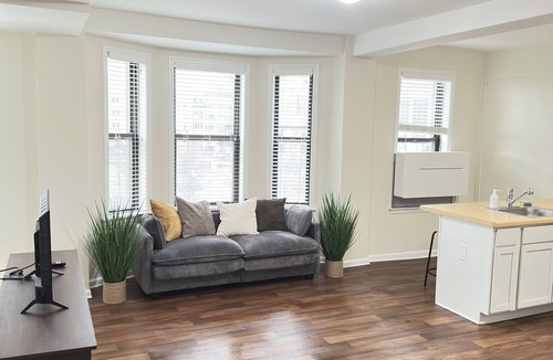 Downtown Detroit Apartment | Central Downtown Detroit 1 Bedroom staynNear all Stadiums